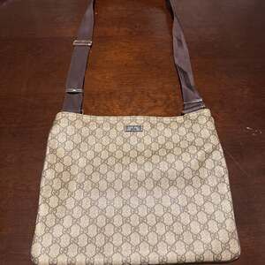 Gucci GG Supreme Messenger Bag